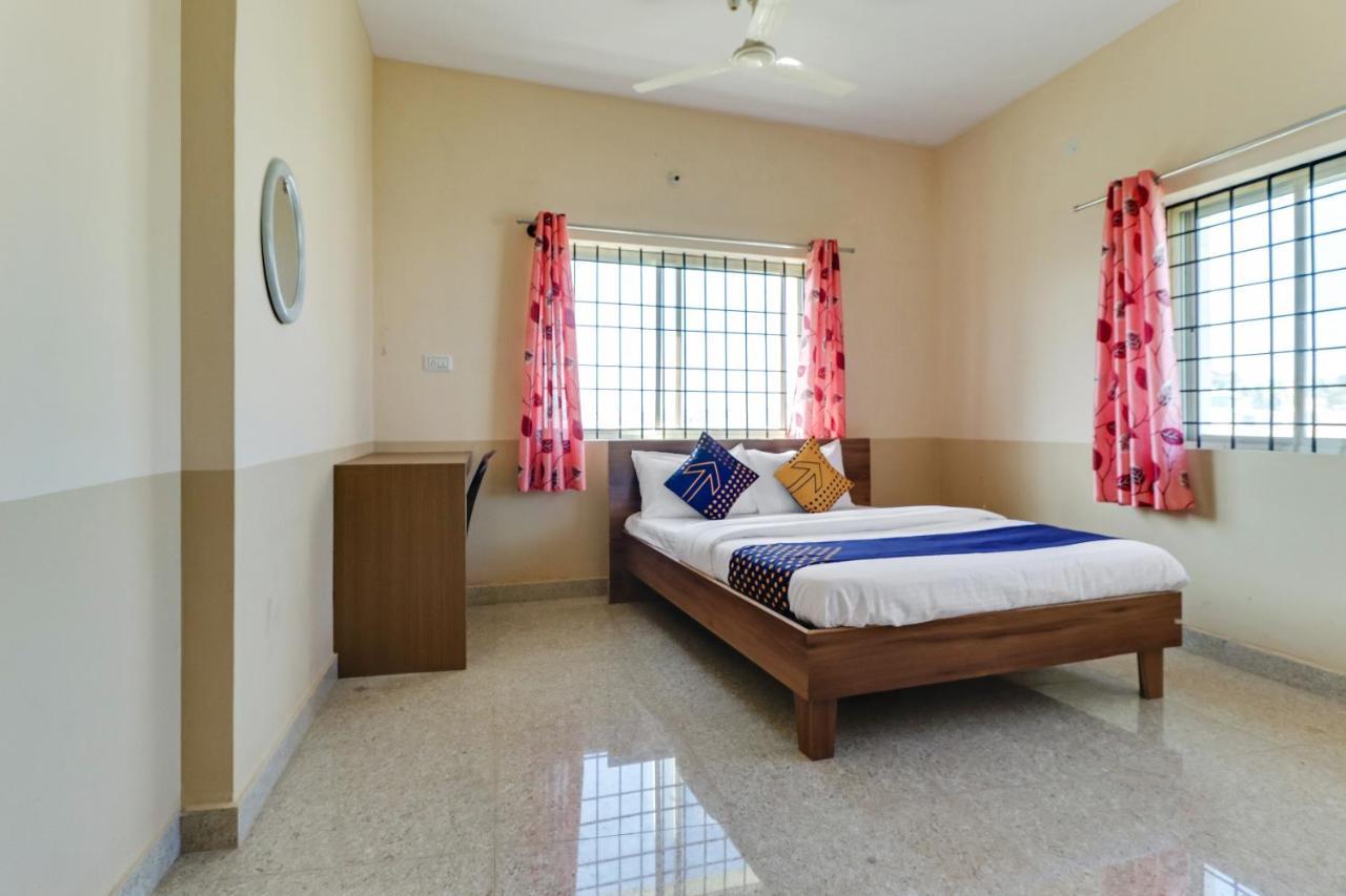 Spot On 76940 Sri Annapoorneshwari Residency Boarding & Lodging Hassan Exterior photo