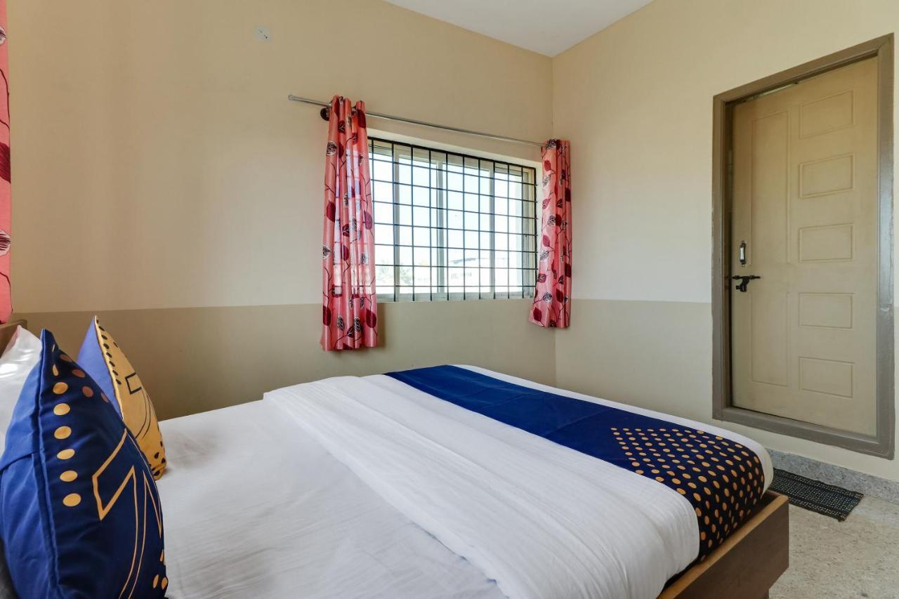 Spot On 76940 Sri Annapoorneshwari Residency Boarding & Lodging Hassan Exterior photo