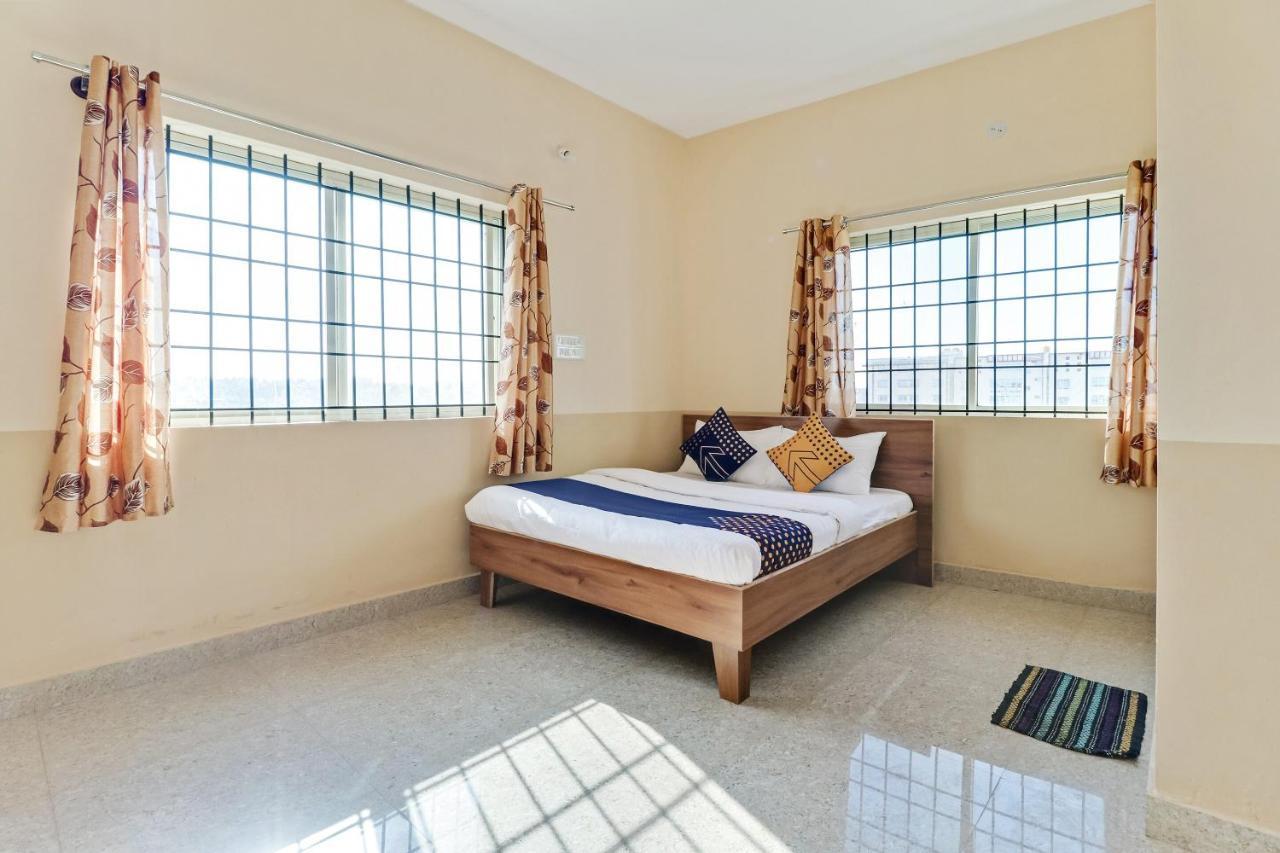 Spot On 76940 Sri Annapoorneshwari Residency Boarding & Lodging Hassan Exterior photo