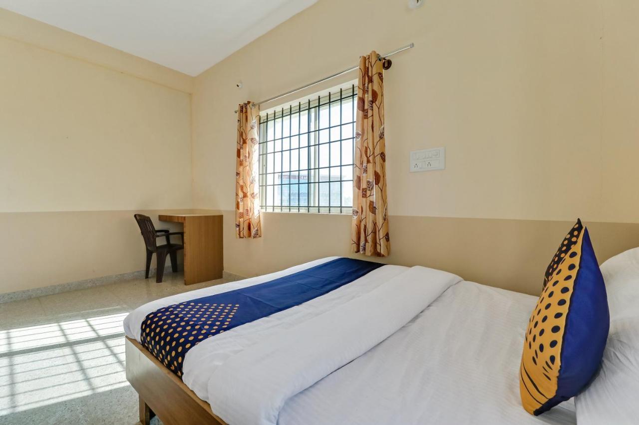 Spot On 76940 Sri Annapoorneshwari Residency Boarding & Lodging Hassan Exterior photo